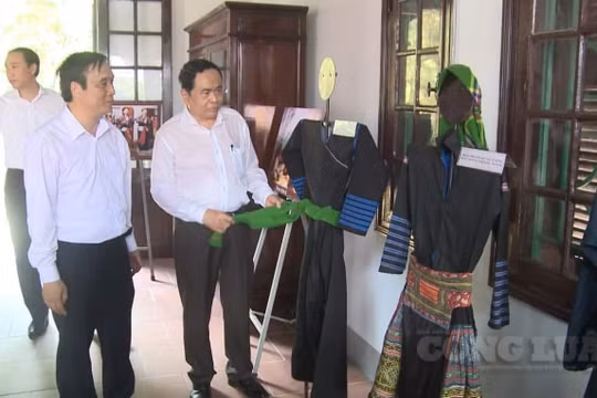 Đồng chí Trần Thanh Mẫn dự lễ khánh thành nhà Đại đoàn kết tại Phú Thọ