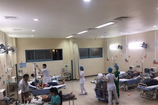Thừa Thiên – Huế: Hơn 70 người bị ngộ độc sau tiệc đám cưới