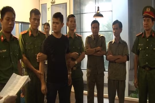 Tin dân và lắng nghe dân