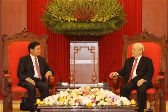 Tổng Bí thư, Chủ tịch nước Nguyễn Phú Trọng tiếp Thủ tướng Lào