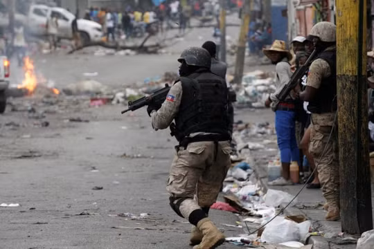 Haiti: Một phóng viên bị trúng đạn lạc trong cuộc biểu tình