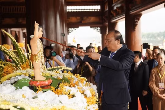 Thủ tướng Nguyễn Xuân Phúc dự khai mạc Đại lễ Phật đản Vesak 2019