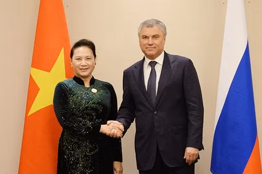 Bên lề hội nghị (IPU-140) Chủ tịch Quốc hội Nguyễn Thị Kim Ngân hội kiến Chủ tịch Đuma Quốc gia Nga