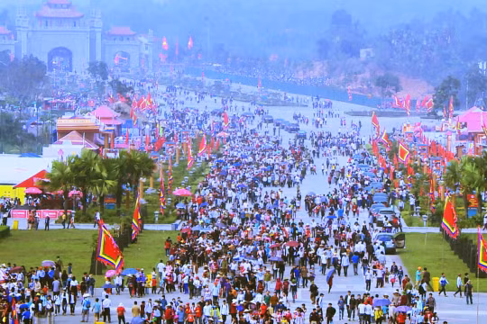 Bắn pháo hoa chào mừng dịp Giỗ Tổ Hùng Vương - Lễ hội Đền Hùng 2019