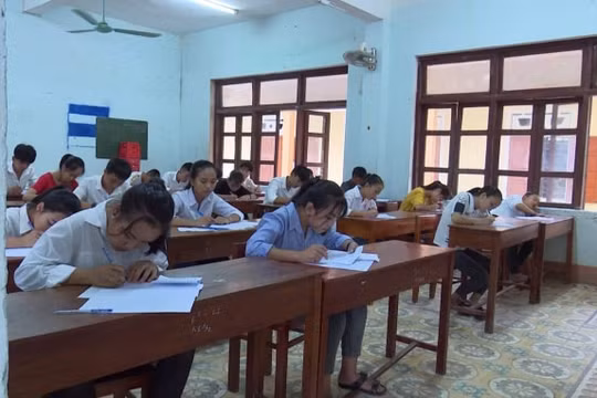 Kỳ thi tuyển sinh vào lớp 10 ở Quảng Bình: Các thí sinh phải thi lại môn Văn