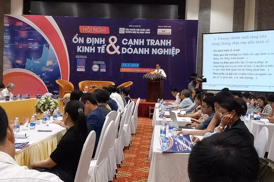 Nền kinh tế Việt Nam có thể chuyển từ "dễ bị tổn thương" sang "có sức cạnh tranh"