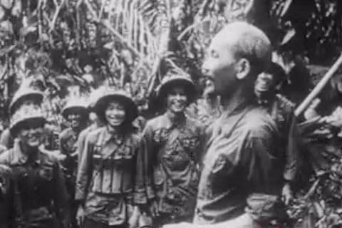 “Hồ Chí Minh: Phác họa chân dung một chính khách”