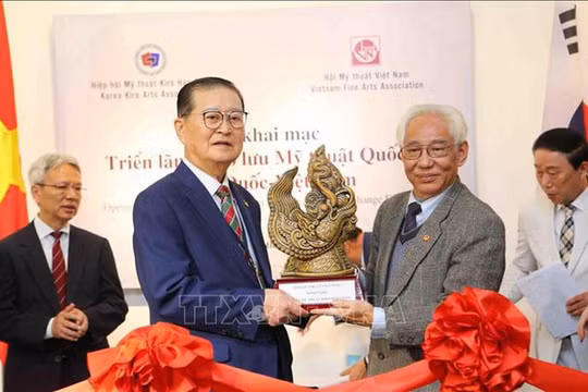 Triển lãm giao lưu mỹ thuật quốc tế Việt Nam - Hàn Quốc tại Hà Nội