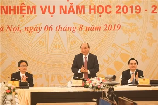Thủ tướng dự Hội nghị toàn quốc triển khai nhiệm vụ năm học 2019-2020