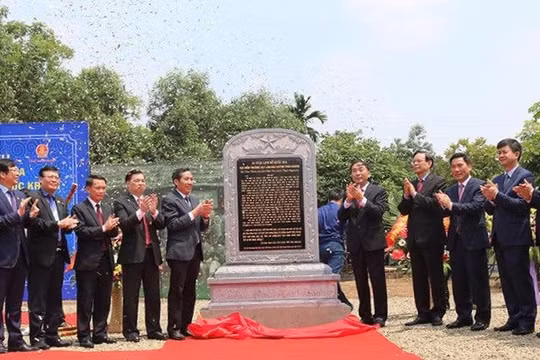 Những hình ảnh đẹp về Lễ Kỷ niệm 70 năm và khánh thành Bia Di tích tích quốc gia Trường dạy làm báo