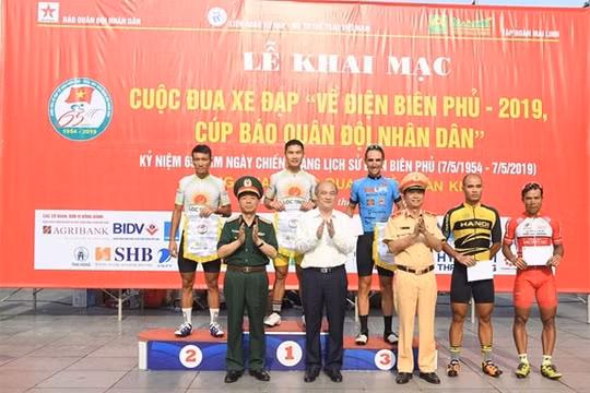Cuộc đua xe đạp "Về Điện Biên Phủ - 2019, Cúp Báo Quân đội nhân dân" chính thức khai mạc
