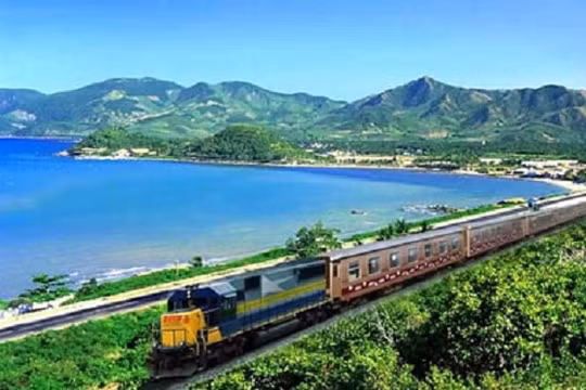 Đầu tư 1.800 tỷ nâng cấp tuyến đường sắt Vinh - Nha Trang
