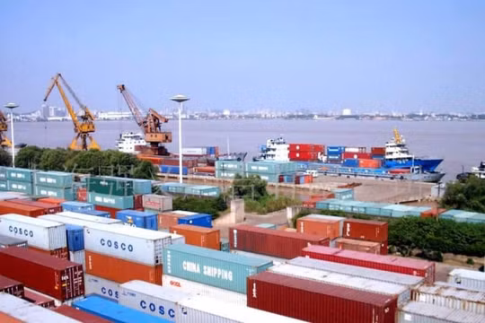 Cả nước nhập siêu gần 1,85 tỷ USD