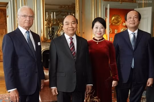 Thủ tướng Nguyễn Xuân Phúc hội kiến Quốc vương Thụy Điển Carl XVI Gustav
