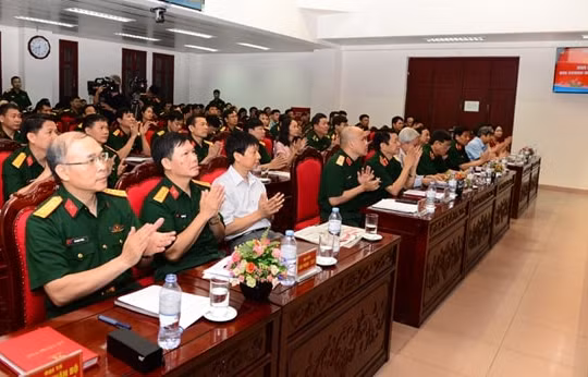 "Nhà báo chiến sĩ noi gương nhà báo Hồ Chí Minh"