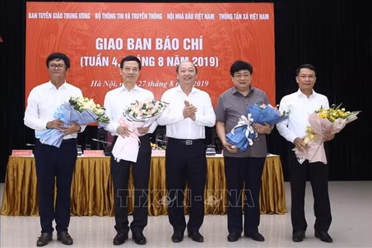 Báo chí có sứ mệnh khơi dậy khát vọng về một Việt Nam hùng cường