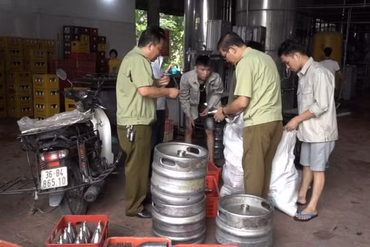 Hà Nội: Phát hiện hàng chục keg bia "nhái" thương hiệu nổi tiếng tại Công ty TNHH Đại Việt Châu Á