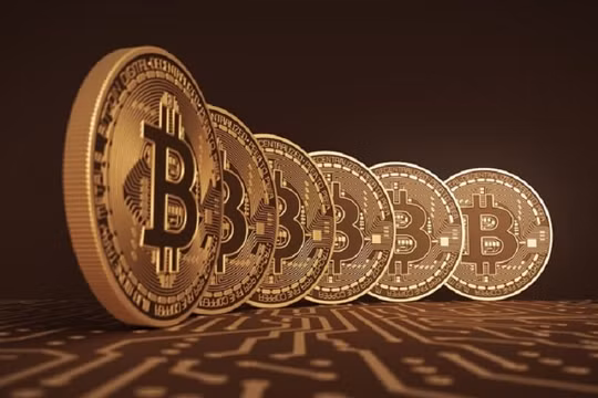 Đồng tiền ảo bitcoin hướng tới mốc 6.000 USD