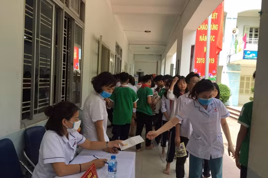Khám sàng lọc sau vụ cháy Rạng Đông: 21 học sinh chuyển viện khám chuyên sâu