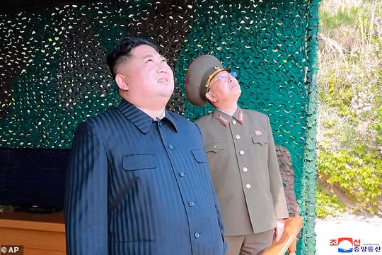 KCNA: Nhà lãnh đạo Kim Jong-un giám sát cuộc thử tên lửa diễn ra hôm 9/5