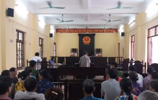 Khai khống cho cán bộ gần 9 năm công tác để nhận bảo hiểm, nguyên Chủ tịch xã lĩnh án tù!