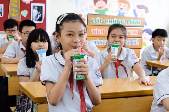 Vì “lợi ích nhóm”?
