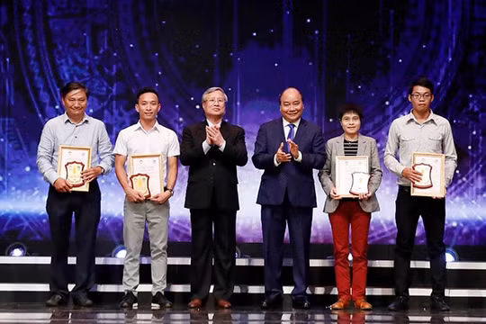 Lễ trao giải “Báo chí với công tác đấu tranh phòng, chống tham nhũng, lãng phí”