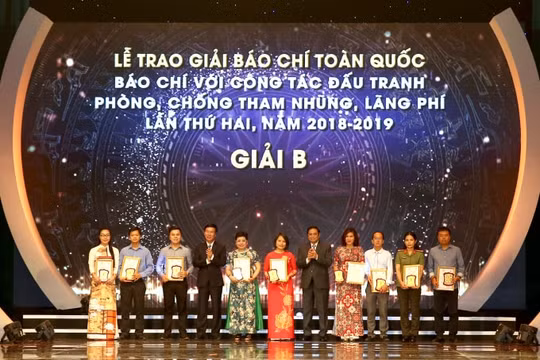 Phát huy mạnh mẽ vai trò, trách nhiệm của báo chí trong phòng chống tham nhũng