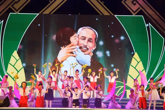 Khai mạc Lễ hội Làng Sen 2019