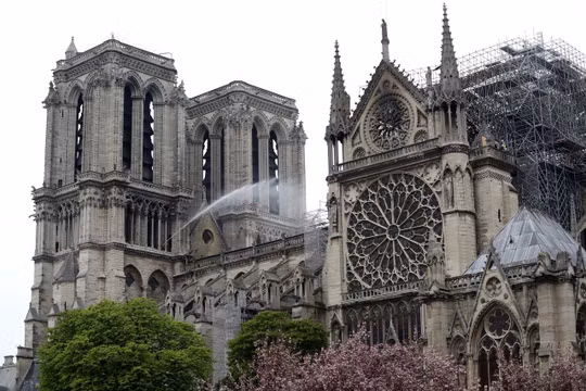 Các hãng Bảo hiểm sẽ chi trả cho việc tái xây dựng nhà thờ Đức Bà Paris