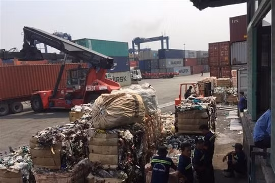 Nghiên cứu, đề xuất giải pháp xuất trả phế liệu nhựa nhập khẩu