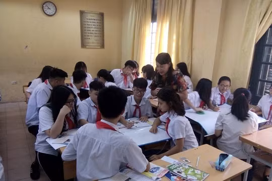 Áp lực thi vào lớp 10 vẫn không thuyên giảm so với năm trước