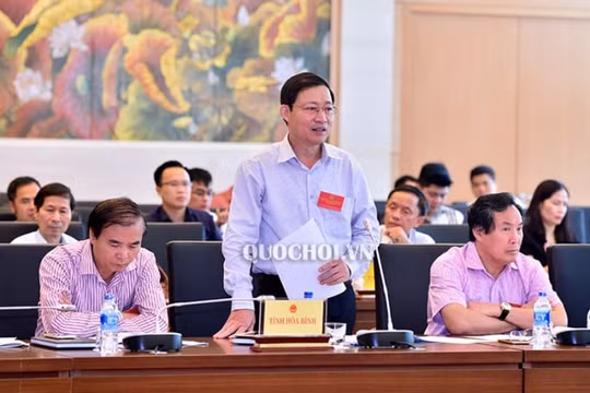Gian lận thi cử tại Hòa Bình: Kỷ luật cảnh cáo Phó Chủ tịch tỉnh, cách chức Giám đốc sở GD&ĐT