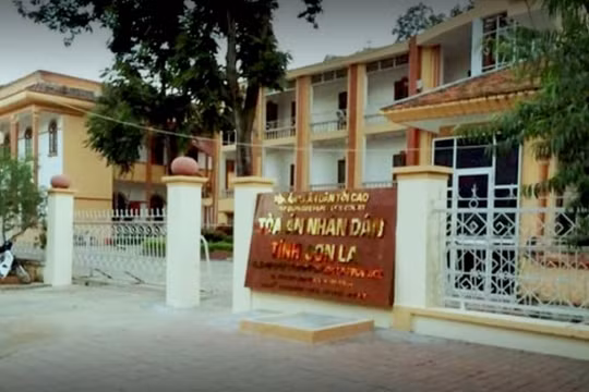 Sơn La: Phóng viên bị “gây khó” khi tác nghiệp tại phiên tòa công khai?