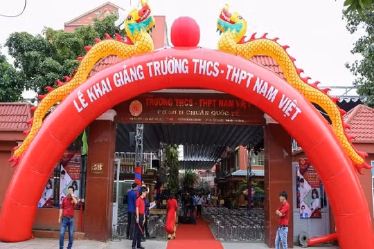 TPHCM: Thầy trò Trường THCS-THPT Nam Việt mong sớm được ổn định