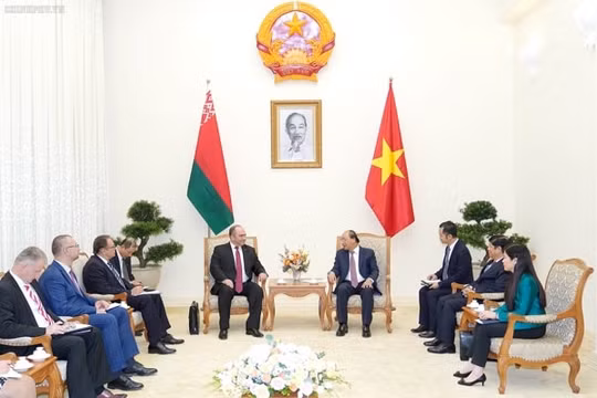 Thủ tướng Nguyễn Xuân Phúc tiếp Phó Thủ tướng Cộng hòa Belarus Igor Lyashenko