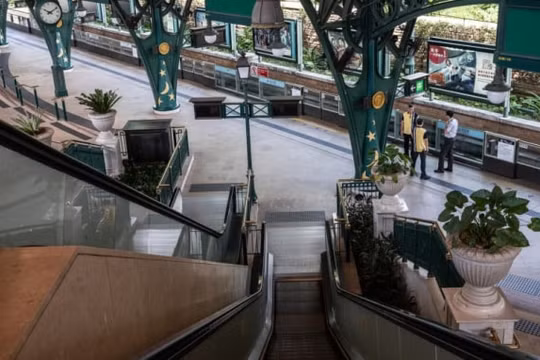 Công viên Disneyland Hong Kong hiu quạnh, hoang vắng nhất thế giới