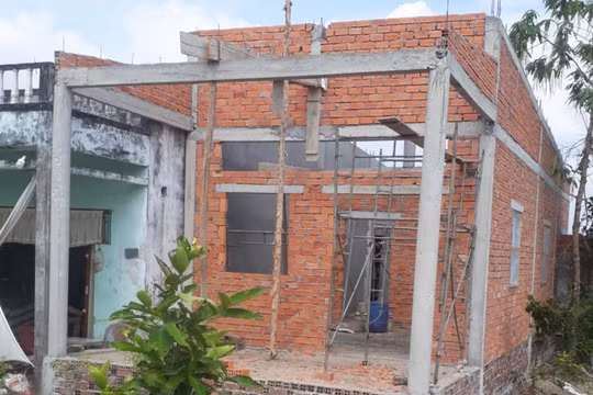 Bàn giao “khống” gần 1,2 tỷ tiền xây nhà tình nghĩa