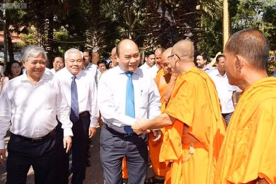 Thủ tướng gặp mặt, chúc Tết Hội đoàn kết sư sãi yêu nước tỉnh Sóc Trăng
