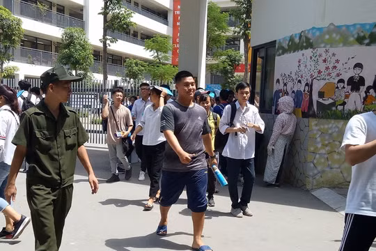 Đề thi THPT Quốc gia không phải là phép cộng cơ học cho 2 kỳ thi