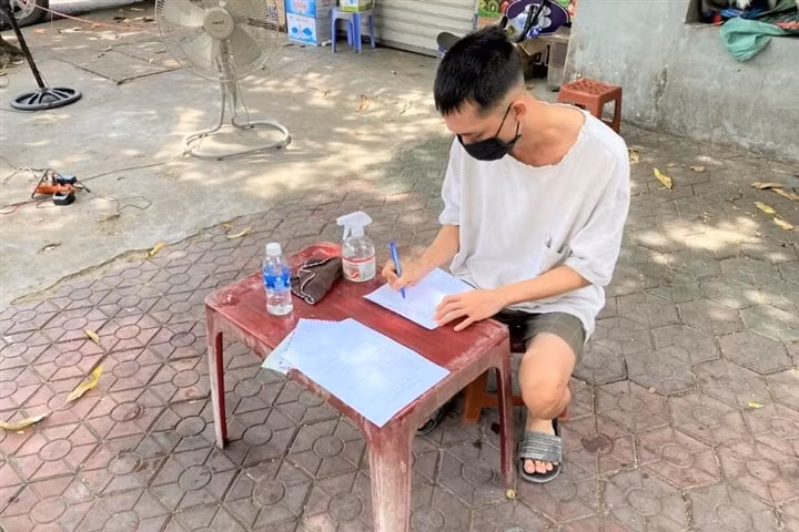 Anh L.N.T bị lập biên bản vi phạm. Ảnh: vtc.vn