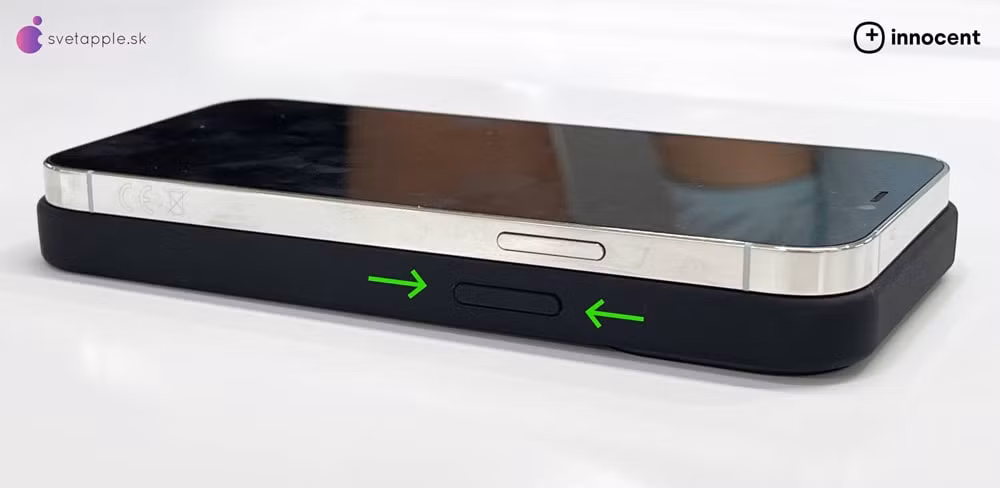 Vị trí nút nguồn cũng được đặt thấp hơn iPhone 12. Ảnh: svetapple