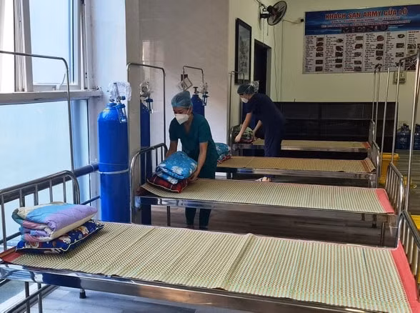 Bệnh viện có quy mô hơn 250 giường bệnh với hơn 35 y, bác sĩ được điều động từ Bệnh viện Nội tiết Nghệ An tham gia điều trị bệnh nhân Covid-19.