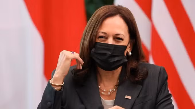 Phó Tổng thống Hoa Kỳ Kamala Harris tham dự hội nghị bàn tròn về chuỗi cung ứng vào ngày 24 tháng 8 tại Singapore. © Reuters