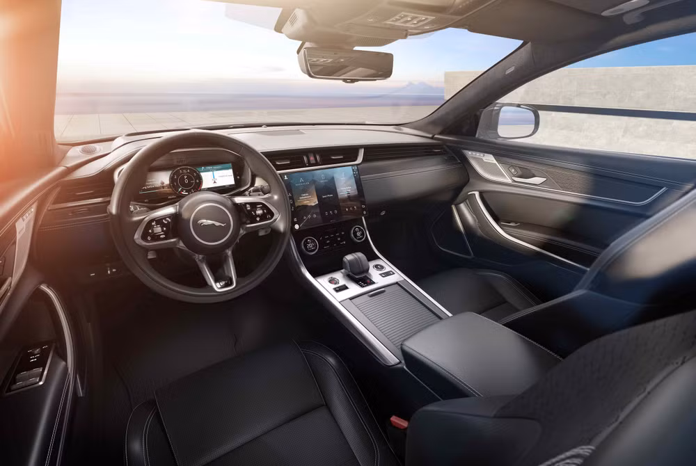 Nội thất Jaguar XF R-Dynamic Black mới. Ảnh: Jaguar