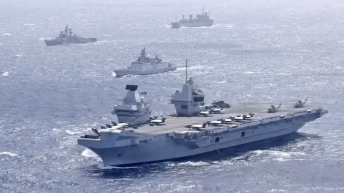 HMS Queen Elizabeth là một trong những hàng không mẫu hạm tiên tiến nhất của Vương quốc Anh. Ảnh: Kyodo