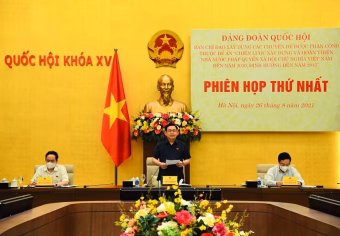 Chủ tịch Quốc hội Vương Đình Huệ chủ trì Phiên họp.