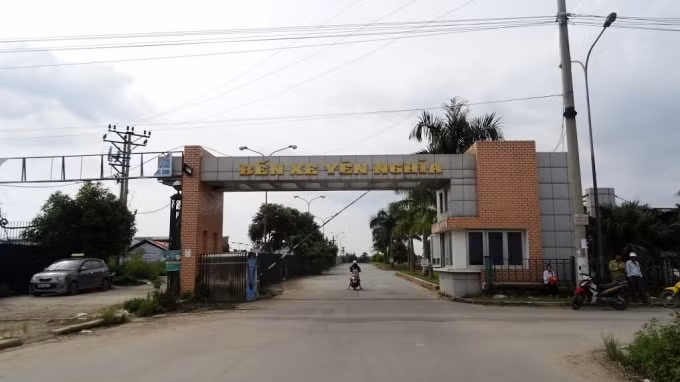 Bến xe Yên Nghĩa (phường Yên Nghĩa, quận Hà Đông)