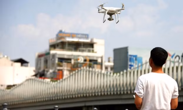 da nang su dung flycam giam sat viec chap hanh ai o dau o yen do tai cac khu dan cu hinh 2