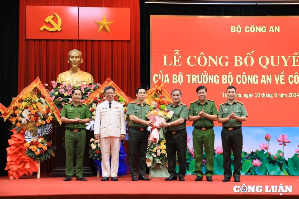 cong bo quyet dinh bo nhiem giam doc cong an tinh thai binh hinh 3